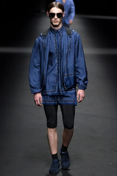 Look 23
